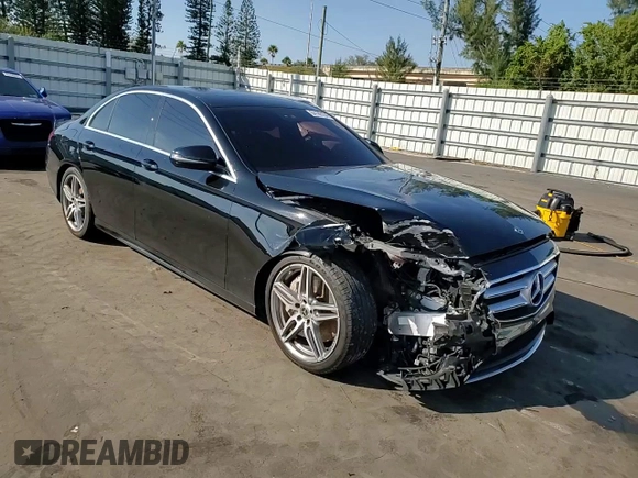 2018 Mercedes-Benz E-Class E 300 with VIN WDDZF4JB0JA479096, listed as a Copart auction lot 84189164 with 58,289 mi miles and Salvage Title. Bid and sale history available at carsss.com. Image 11.