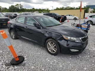 2013 Kia Optima LX z VIN 5XXGM4A73DG253615, wystawiony jako Copart lot #58514875 z przebiegiem Nie podano mil oraz Tytuł czysty. Historia ofert i sprzedaży dostępna na DreamBid. Obrazek 4.