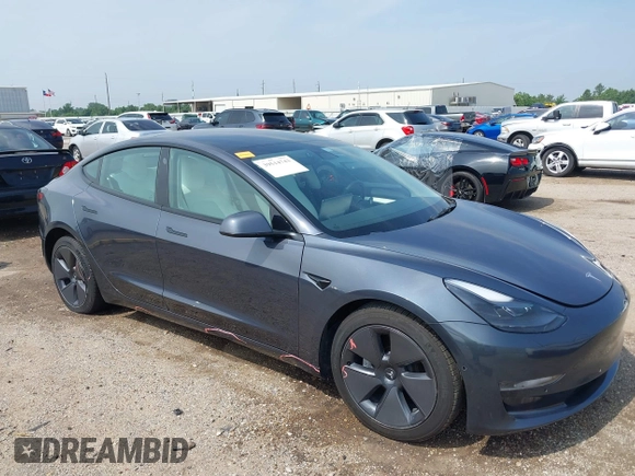 2023 Tesla Model 3 z VIN 5YJ3E1EAXPF414646, wystawiony jako IAAI lot #39514743 z przebiegiem 10 529 mil mil oraz . Historia ofert i sprzedaży dostępna na DreamBid. Obrazek 13.