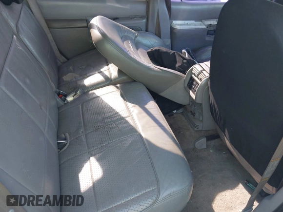 1995 Ford Explorer Eddie Bauer z VIN 1FMDU32X6SUA19810, wystawiony jako IAAI lot #41660211 z przebiegiem 151 477 mil mil oraz . Historia ofert i sprzedaży dostępna na DreamBid. Obrazek 8.