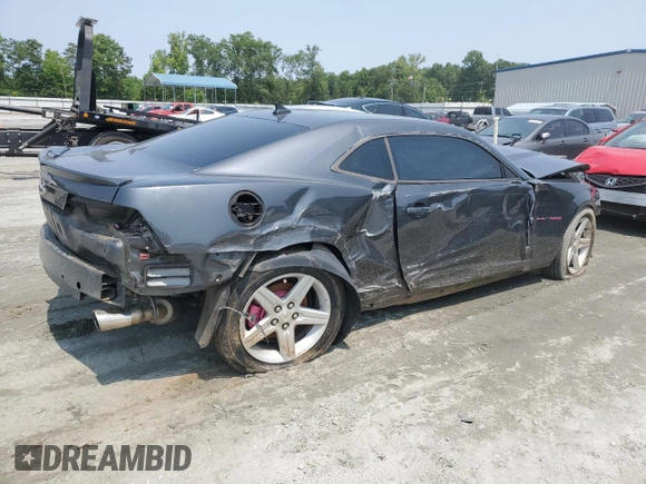 2010 Chevrolet Camaro 1LT z VIN 2G1FB1EV8A9183825, wystawiony jako Copart lot #58250375 z przebiegiem Nie podano mil oraz Czysty tytuł • Clean title. Historia ofert i sprzedaży dostępna na DreamBid. Obrazek 3.