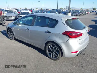 2016 Kia Forte SX с VIN KNAFZ5A35G5635456, выставлен на аукционе IAAI как лот 41656753 с пробегом 130 838 миль миль и . История ставок и продаж доступна на DreamBid. Изображение 3.