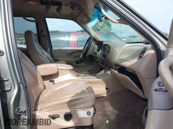1999 Ford Expedition XLT with VIN 1FMPU18L2XLB53295, listed as a IAAI auction lot 42436012 with Not provided miles and . Bid and sale history available at DreamBid. Image 5.