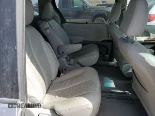 2012 Toyota Sienna XLE AAS z VIN 5TDYK3DC5CS251052, wystawiony jako Copart lot #63633905 z przebiegiem 204 013 mil mil oraz Czysty tytuł • Clean title. Historia ofert i sprzedaży dostępna na DreamBid. Obrazek 11.