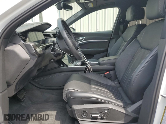 2022 Audi e-tron Chronos with VIN WA1VABGE2NB024953, listed as a Copart auction lot 60561975 with 30,503 mi miles and Salvage title. Bid and sale history available at DreamBid. Image 7.