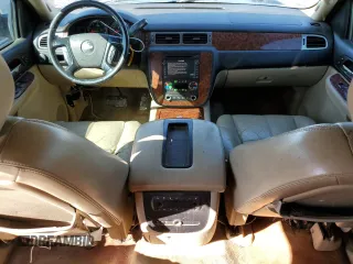 2007 Chevrolet Tahoe LT z VIN 1GNFC13077R288857, wystawiony jako Copart lot #48496775 z przebiegiem 285 932 mil mil oraz Szkoda całkowita • Salvage title. Historia ofert i sprzedaży dostępna na DreamBid. Obrazek 8.