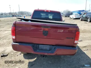 2019 Ram 1500 Express z VIN 1C6RR7FG2KS568503, wystawiony jako Copart lot #53268345 z przebiegiem 105 687 mil mil oraz Szkoda całkowita • Salvage title. Historia ofert i sprzedaży dostępna na DreamBid. Obrazek 6.