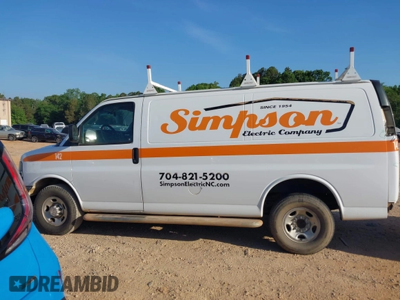 2018 Chevrolet Express Cargo with VIN 1GCWGAFG7J1906173, listed as a IAAI auction lot 42176671 with 189,951 mi miles and . Bid and sale history available at DreamBid. Image 14.