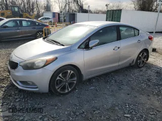 2016 Kia Forte EX z VIN KNAFX4A87G5528162, wystawiony jako Copart lot #49631115 z przebiegiem 134 796 mil mil oraz Szkoda całkowita • Salvage title. Historia ofert i sprzedaży dostępna na DreamBid. Obrazek 1.
