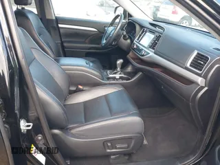 2019 Toyota Highlander SE with VIN 5TDKZRFH9KS332308, listed as a IAAI auction lot 42659392 with 68,333 mi miles and . Bid and sale history available at DreamBid. Image 5.