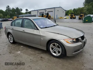 2008 BMW 3 Series 328xi z VIN WBAVC93578K056457, wystawiony jako Copart lot #57771205 z przebiegiem 172 843 mil mil oraz Czysty tytuł • Clean title. Historia ofert i sprzedaży dostępna na DreamBid. Obrazek 4.