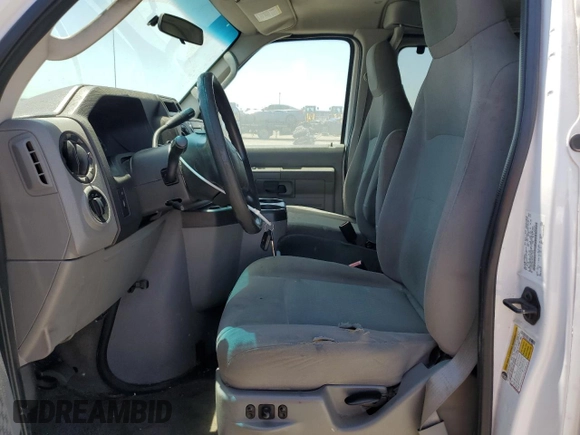 2014 Ford Econoline Passenger XL z VIN 1FBSS3BL9EDA71908, wystawiony jako Copart lot #57168455 z przebiegiem 171 672 mil mil oraz Tytuł czysty. Historia ofert i sprzedaży dostępna na DreamBid. Obrazek 7.