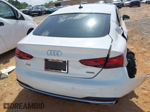 2023 Audi A5 Sportback Premium z VIN WAUABCF57PA020461, wystawiony jako IAAI lot #42230307 z przebiegiem 28 983 mil mil oraz . Historia ofert i sprzedaży dostępna na DreamBid. Obrazek 16.