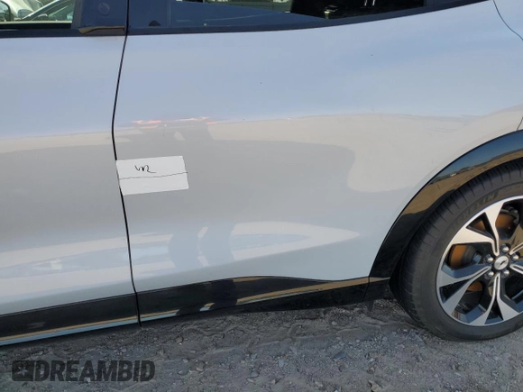 2023 Ford Mustang Mach-E Premium z VIN 3FMTK3RM2PMA31574, wystawiony jako Copart lot #52451445 z przebiegiem Nie podano mil oraz Szkoda całkowita • Salvage title. Historia ofert i sprzedaży dostępna na DreamBid. Obrazek 13.