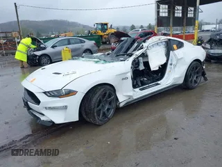 2019 Ford Mustang GT z VIN 1FA6P8CF2K5162910, wystawiony jako IAAI lot #42007989 z przebiegiem 24 399 mil mil oraz . Historia ofert i sprzedaży dostępna na DreamBid. Obrazek 2.