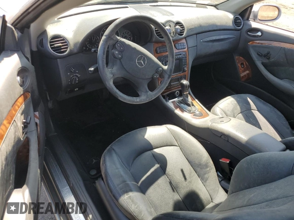 2004 Mercedes-Benz CLK 320 z VIN WDBTK65G74T030020, wystawiony jako Copart lot #69004654 z przebiegiem Nie podano mil oraz Szkody całkowita. Historia ofert i sprzedaży dostępna na DreamBid. Obrazek 8.