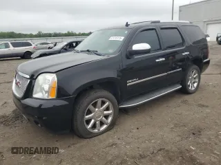 2012 GMC Yukon Denali z VIN 1GKS2EEF7CR305867, wystawiony jako Copart lot #61416115 z przebiegiem 154 008 mil mil oraz Czysty tytuł • Clean title. Historia ofert i sprzedaży dostępna na DreamBid. Obrazek 1.