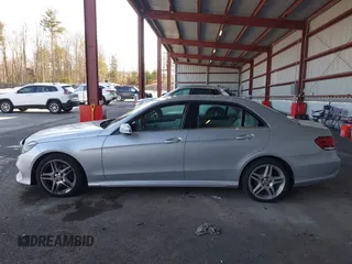 2014 Mercedes-Benz E 350 Sport z VIN WDDHF5KB2EA831973, wystawiony jako IAAI lot #41748637 z przebiegiem 153 481 mil mil oraz . Historia ofert i sprzedaży dostępna na DreamBid. Obrazek 14.