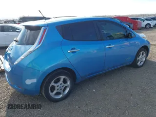 2011 Nissan LEAF SL-e with VIN JN1AZ0CP8BT005373, listed as a IAAI auction lot 41892292 with 98,245 mi miles. Bid and sale history available at carsss.com. Image 4.