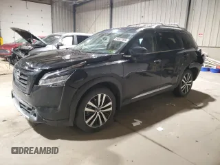 2024 Nissan Pathfinder Platinum z VIN 5N1DR3DK0RC242976, wystawiony jako Copart lot #54087465 z przebiegiem 14 687 mil mil oraz Szkoda całkowita • Salvage title. Historia ofert i sprzedaży dostępna na DreamBid. Obrazek 1.