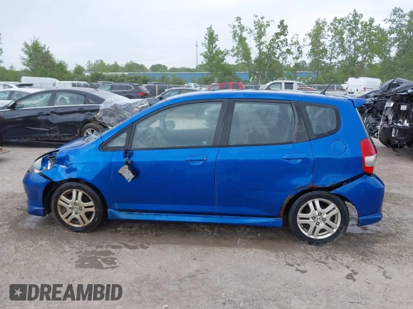 2007 Honda Fit Sport z VIN JHMGD38697S066329, wystawiony jako IAAI lot #42312163 z przebiegiem 174 935 mil mil oraz . Historia ofert i sprzedaży dostępna na DreamBid. Obrazek 14.