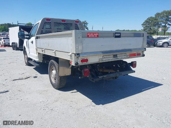 2018 Ford Super Duty F-250 SRW XL with VIN 1FDBF2A60JEC13519, listed as a IAAI auction lot 41982762 with 88,766 mi miles. Bid and sale history available at carsss.com. Image 3.