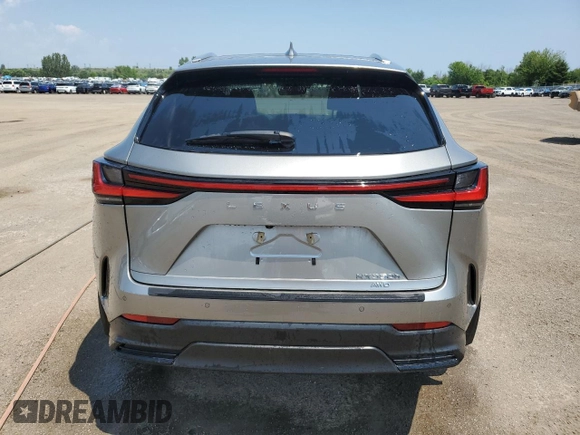 2024 Lexus NX 350h Premium z VIN 2T2GKCEZ4RC025080, wystawiony jako Copart lot #62932195 z przebiegiem 4 209 mil mil oraz Czysty tytuł • Clean title. Historia ofert i sprzedaży dostępna na DreamBid. Obrazek 6.