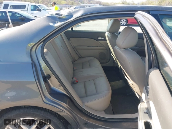 2011 Ford Fusion SEL with VIN 3FAHP0JG9BR267043, listed as a IAAI auction lot 41904289 with 168,580 mi miles. Bid and sale history available at carsss.com. Image 8.