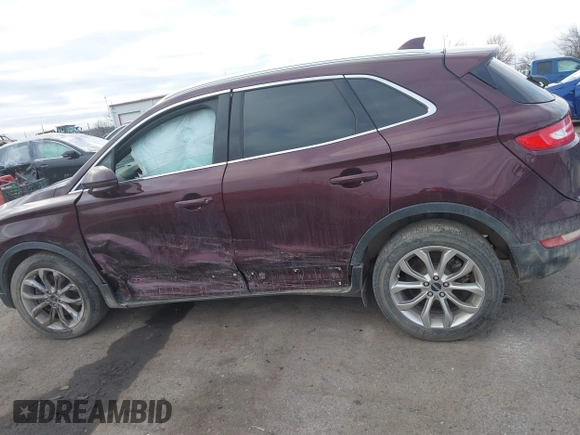 2019 Lincoln MKC Select with VIN 5LMCJ2D93KUL21128, listed as a IAAI auction lot 41810836 with 82,020 mi miles and . Bid and sale history available at DreamBid. Image 14.