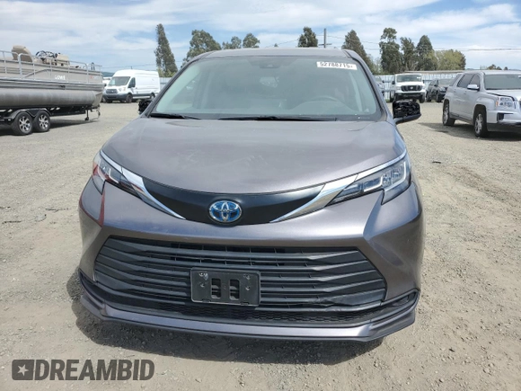 2022 Toyota Sienna LE с VIN 5TDKRKEC6NS077795, выставлен на аукционе Copart как лот 52788715 с пробегом 33 758 миль миль и Списание • Salvage title. История ставок и продаж доступна на DreamBid. Изображение 5.