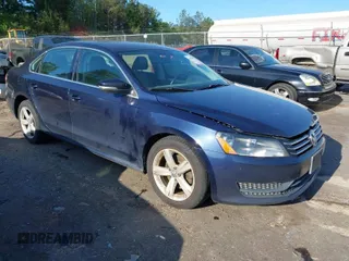 2013 Volkswagen Passat SE z VIN 1VWBP7A36DC130257, wystawiony jako IAAI lot #41987145 z przebiegiem 148 881 mil mil oraz . Historia ofert i sprzedaży dostępna na DreamBid. Obrazek 1.