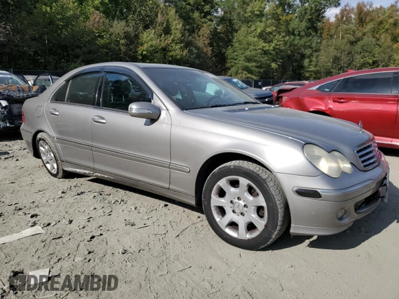 2005 Mercedes-Benz C 320 с VIN WDBRF84J15F669713, выставлен на аукционе Copart как лот 75413424 с пробегом 260 776 миль миль и Списание • Salvage title. История ставок и продаж доступна на DreamBid. Изображение 4.