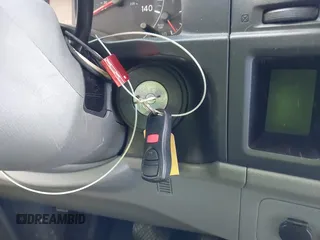 2017 Nissan NV Cargo S z VIN 1N6BF0KM7HN808851, wystawiony jako IAAI lot #41853575 z przebiegiem 93 893 mil mil oraz . Historia ofert i sprzedaży dostępna na DreamBid. Obrazek 11.