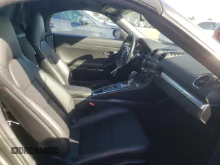 2017 Porsche 718 Boxster z VIN WP0CA2A81HS221942, wystawiony jako Copart lot #36581523 z przebiegiem 73 954 mil mil oraz . Historia ofert i sprzedaży dostępna na DreamBid. Obrazek 10.