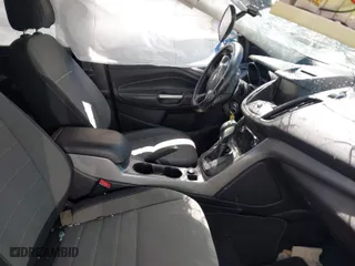 2015 Ford Escape SE with VIN 1FMCU0GX6FUA64772, listed as a IAAI auction lot 41824000 with 140,995 mi miles. Bid and sale history available at carsss.com. Image 5.