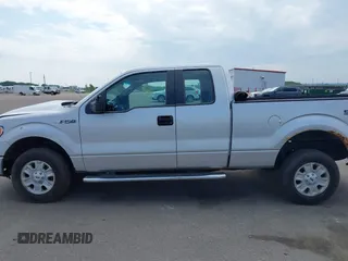 2012 Ford F-150 XL z VIN 1FTFX1EF4CKE22564, wystawiony jako IAAI lot #42444005 z przebiegiem 127 308 mil mil oraz . Historia ofert i sprzedaży dostępna na DreamBid. Obrazek 14.