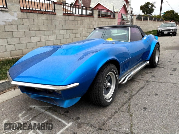 1969 Chevrolet Corvette z VIN 194679S721557, wystawiony jako Copart lot #45611825 z przebiegiem 73 300 mil mil oraz Czysty tytuł • Clean title. Historia ofert i sprzedaży dostępna na DreamBid. Obrazek 2.