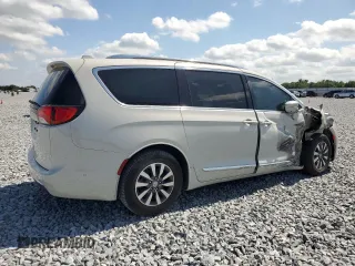2020 Chrysler Pacifica Touring L Plus z VIN 2C4RC1EG4LR110425, wystawiony jako Copart lot #57892245 z przebiegiem 67 368 mil mil oraz Nie do naprawy • Non repairable. Historia ofert i sprzedaży dostępna na DreamBid. Obrazek 3.