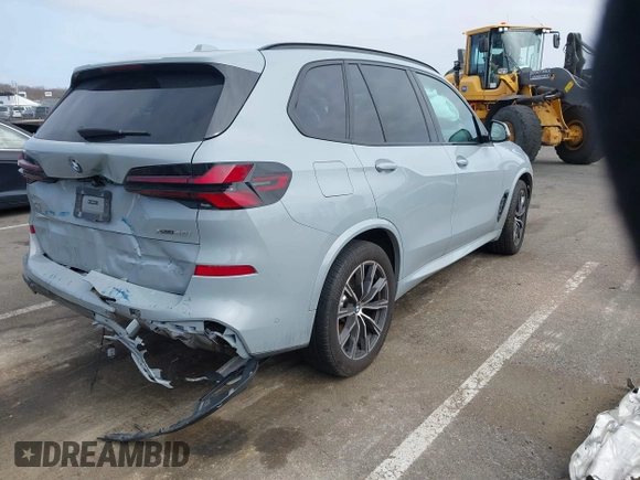 2024 BMW X5 xDrive40i z VIN 5UX23EU06R9U85520, wystawiony jako IAAI lot #41785217 z przebiegiem Nie podano mil oraz . Historia ofert i sprzedaży dostępna na DreamBid. Obrazek 4.