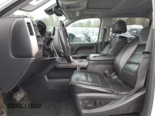 2018 GMC Sierra 3500HD Denali z VIN 1GT42YEY2JF254218, wystawiony jako Copart lot #85935094 z przebiegiem 157 907 mil mil oraz Szkody całkowita. Historia ofert i sprzedaży dostępna na DreamBid. Obrazek 7.