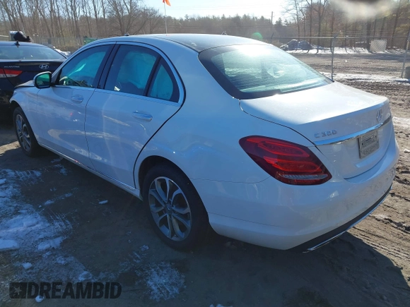2015 Mercedes-Benz C-Class C 300 Luxury with VIN 55SWF4KB2FU006485, listed as a IAAI auction lot 41577703 with 116,099 mi miles. Bid and sale history available at carsss.com. Image 3.