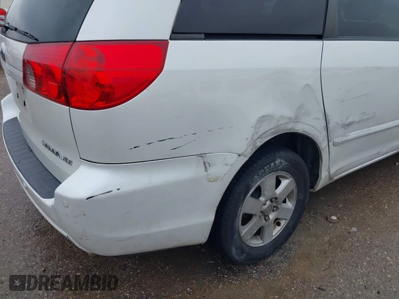 2010 Toyota Sienna XLE with VIN 5TDYK4CCXAS315235, listed as a IAAI auction lot 41451211 with 190,189 mi miles and . Bid and sale history available at carsss.com. Image 18.