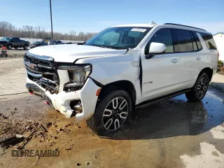 2021 GMC Yukon AT4 with VIN 1GKS2CKD1MR285818, listed as a Copart auction lot 44704525 with 56,635 mi miles and Salvage Title. Bid and sale history available at carsss.com. Image 1.