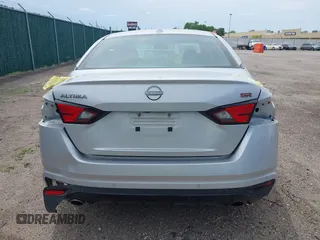 2024 Nissan Altima 2.5 SR with VIN 1N4BL4CV4RN391478, listed as a IAAI auction lot 42149791 with 30,376 mi miles. Bid and sale history available at carsss.com. Image 17.