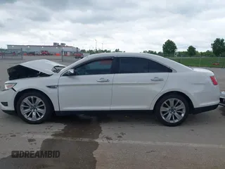 2011 Ford Taurus Limited z VIN 1FAHP2FW4BG157536, wystawiony jako IAAI lot #42186359 z przebiegiem 199 221 mil mil oraz . Historia ofert i sprzedaży dostępna na DreamBid. Obrazek 15.