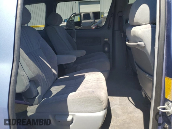 2000 Toyota Sienna LE with VIN 4T3ZF13C8YU296717, listed as a Copart auction lot 62715203 with 165,869 mi miles and Salvage Title. Bid and sale history available at carsss.com. Image 11.