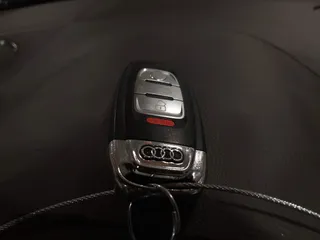 2014 Audi Q5 Premium Plus z VIN WA1LFAFP1EA075646, wystawiony jako IAAI lot #41528806 z przebiegiem 104 265 mil mil oraz . Historia ofert i sprzedaży dostępna na DreamBid. Obrazek 11.