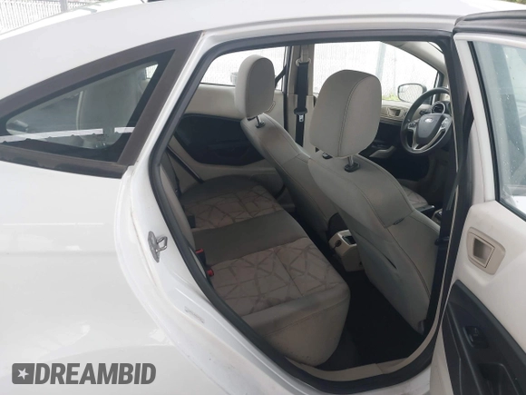 2011 Ford Fiesta SE z VIN 3FADP4BJ5BM207676, wystawiony jako IAAI lot #42263307 z przebiegiem 139 929 mil mil oraz . Historia ofert i sprzedaży dostępna na DreamBid. Obrazek 8.