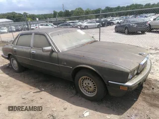 1988 Jaguar XJ с VIN SAJHV1648JC540850, выставлен на аукционе IAAI как лот 42548351 с пробегом 124 005 миль миль и . История ставок и продаж доступна на DreamBid. Изображение 1.