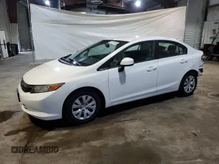 2012 Honda Civic LX z VIN 19XFB2F52CE350552, wystawiony jako Copart lot #57207025 z przebiegiem 76 234 mil mil oraz Nie do naprawy • Non repairable. Historia ofert i sprzedaży dostępna na DreamBid. Obrazek 1.